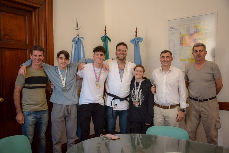 Barroso recibió a la delegación nuevejuliense que participará del Torneo Nacional Clausura de Judo