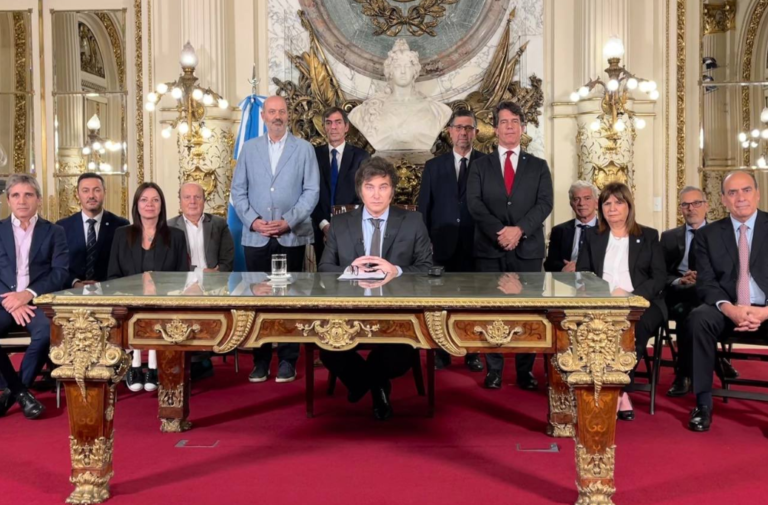 El presidente Javier Milei anunció las “Bases para la Reconstrucción de la Economía Argentina”