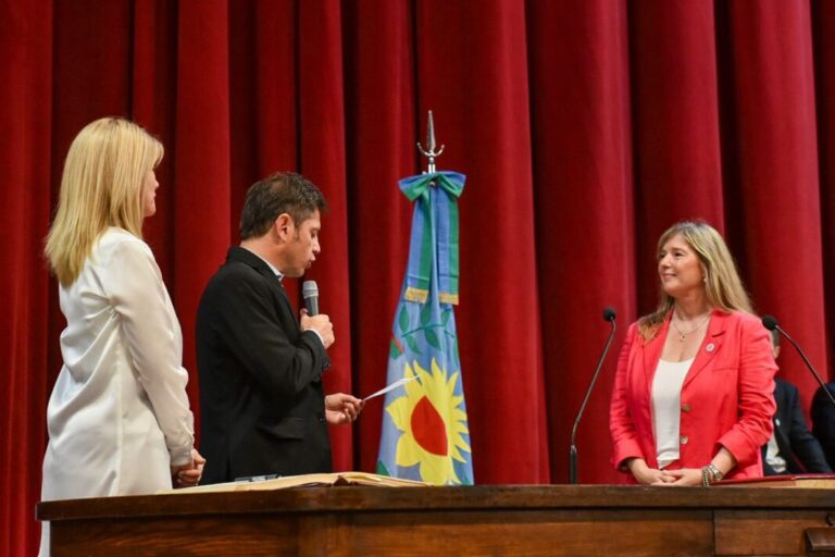 Kicillof le tomó juramento a sus Ministros