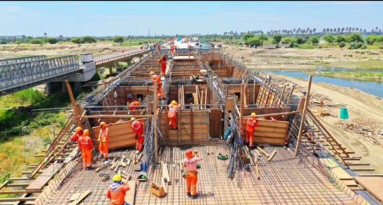 El gobierno de Kicillof no paralizará las obras de infraestructura