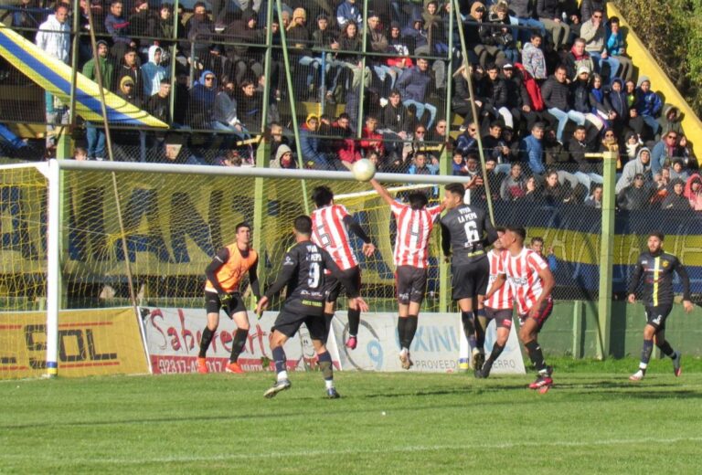 Atlético derrotó 2 a 0 a Once Tigres