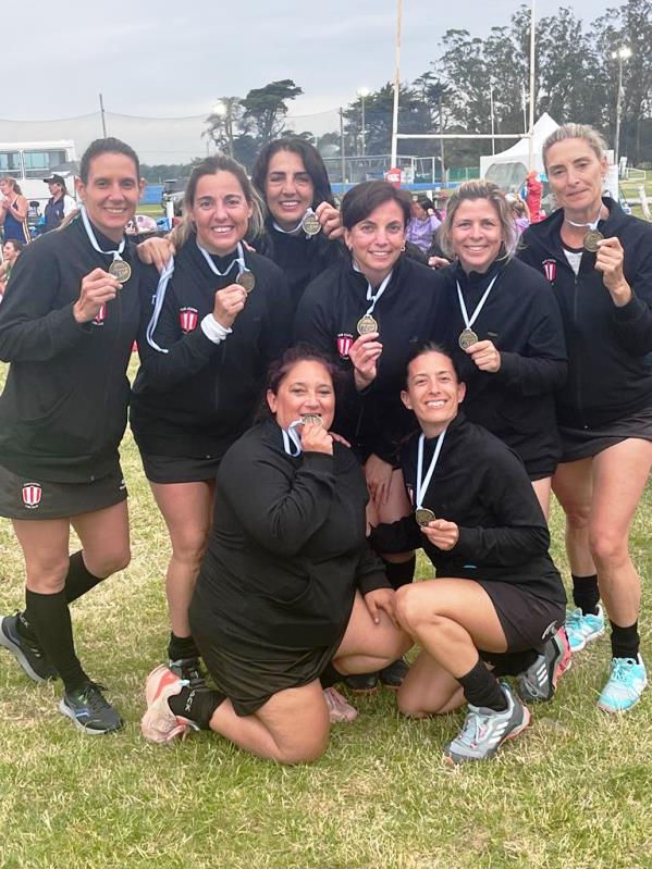 El equipo de ‘Mamis’ del Club Atlético salió campeón de la Copa de Bronce en Mar del Plata