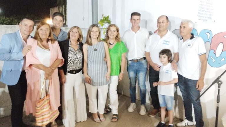 Con la presencia de Gentile se hizo el acto de egresados de la Escuela Secundaria 10