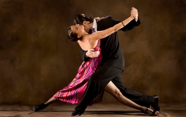 Día del Tango en honor a Carlos Gardel y Julio de Caro