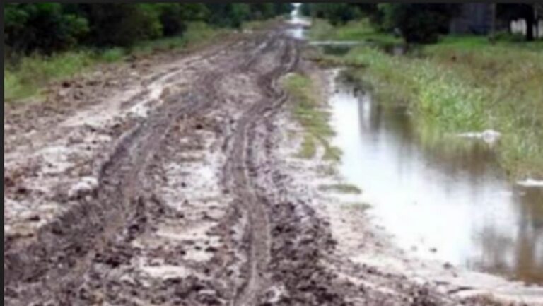 Se procura evitar el deterioro de los caminos rurales