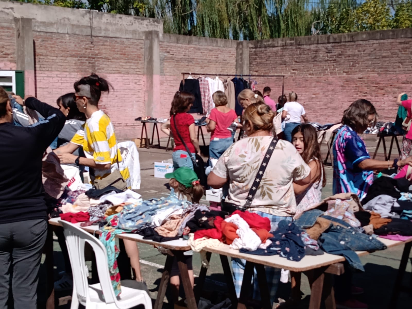 Se desarrolla La Gran Barata de ropa Cadena Nueve Diario Digital