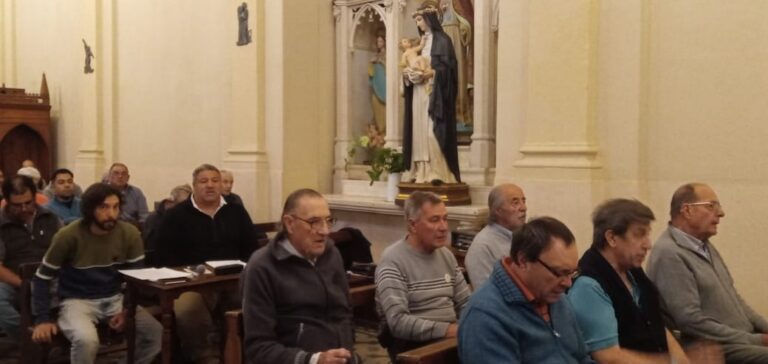 Los ‘Madrugadores del 9’ oraron por la comunidad y anunciaron celebraciones por su Décimo Aniversario