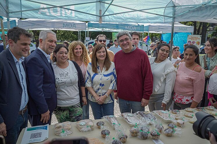 Se realizó el primer Mercado Bonaerense con mujeres productoras en La Plata