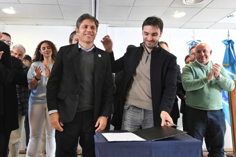 Kicillof y Torres firmaron en Rawson un convenio de colaboración para fortalecer el sistema sanitario chubutense