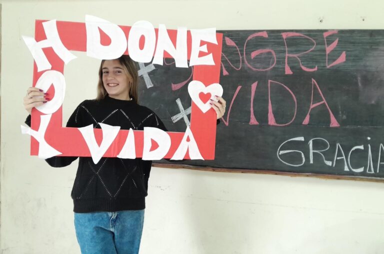 Exitosa colecta de sangre en la Escuela Media n°6 de Dudignac, organizada por Hemoterapia Nueve de Julio