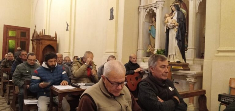 Madrugadores del 9 rezaron el rosario e invitaron a la Fiesta de Pentecostés