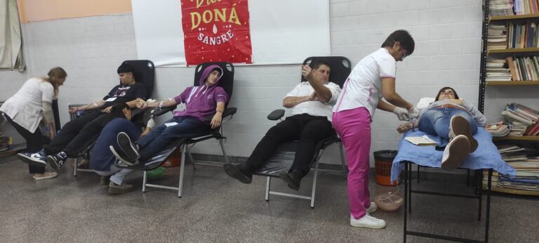 Colecta de sangre en el Colegio Marianista San Agustín