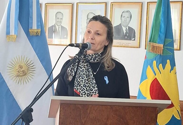 María José Gentile encabezó la presentación de seis nuevos agentes para el Comando de Prevención Rural