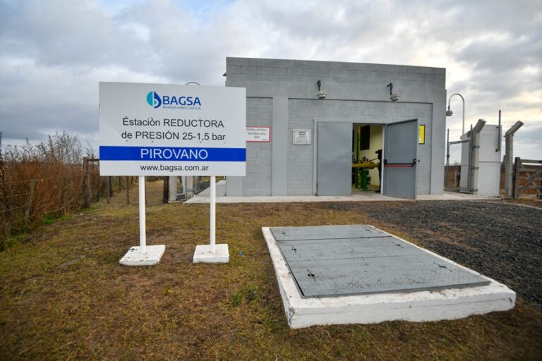 Kicillof inauguró la obra de suministro de gas natural en Pirovano