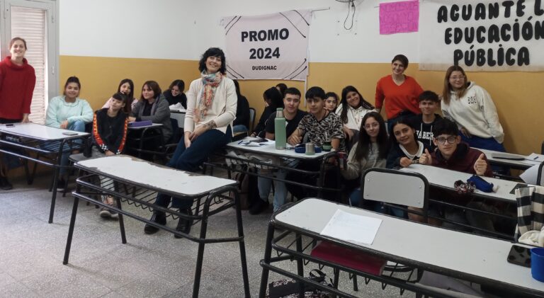 En el ‘Mes del Trabajo’ la oficina de empleo municipal dio talleres en Escuelas del distrito