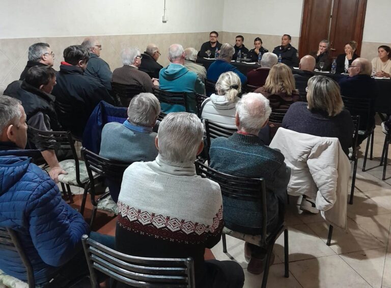 Importante reunión sobre Seguridad y Tránsito en Barrio Luján
