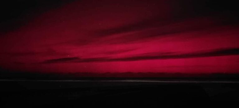 Tormenta solar pinta cielos rojizos en varios países