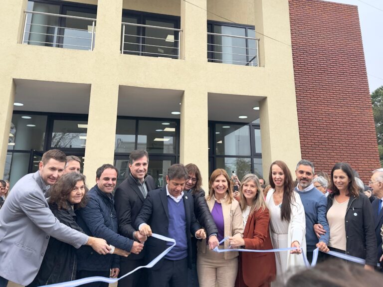 Axel Kicillof inauguró la Casa de la Provincia en Los Toldos
