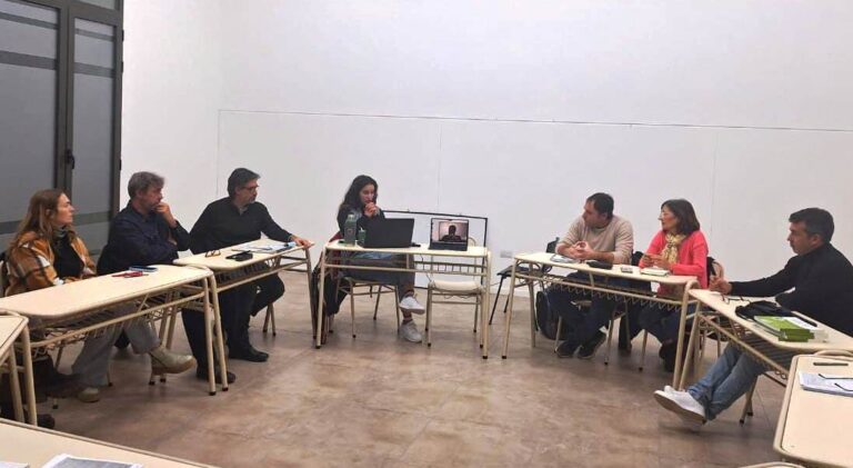 Reunión en el Centro de Desarrollo Socio Productivo San Cayetano para avanzar en el nuevo Código de Edificación