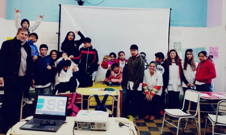 Charla educativa sobre prevención de la triquinosis en La Niña