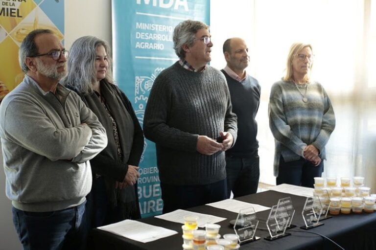 El ministro Javier Rodríguez anunció los ganadores del cuarto Concurso Provincial de Mieles bonaerenses