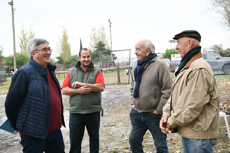 Javier Rodríguez se reúne con productores agropecuarios en Mercedes para fortalecer el desarrollo agrario local