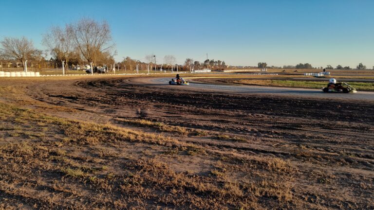 Jornada en el Kartódromo nuevejuliense con alta presencia de competidores