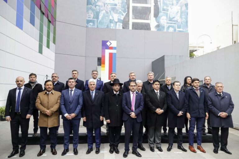 Encuentro Federal en la AMIA: Gobernadores y autoridades renuevan compromiso por Justicia y Memoria