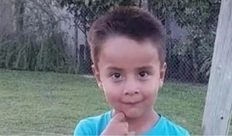 Con los ojos puestos en 9 de Julio correntino se detienen a otras tres personas para dar con el paradero de un niño de 5 años