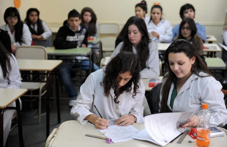 El Gobierno bonaerense oficializó los cambios para la Educación Secundaria