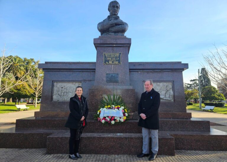 Homenaje oficial a Manuel Belgrano