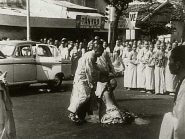 A 61 años de una autoflagelación en protesta y nació la frase ‘quemarse a lo bonza’