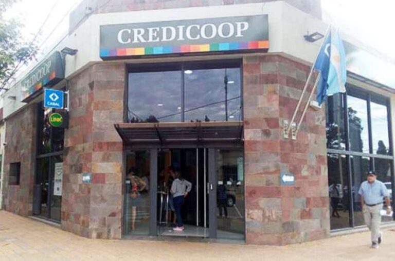 El banco Credicoop nuevejuliense recuerda a un cooperativista