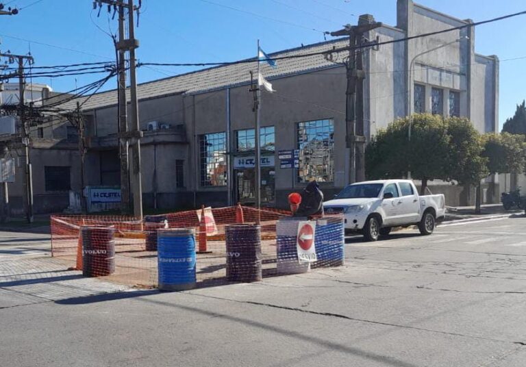 Obras de bacheo en Avda. Nicolás Avellaneda y Mendoza: circular con precaución