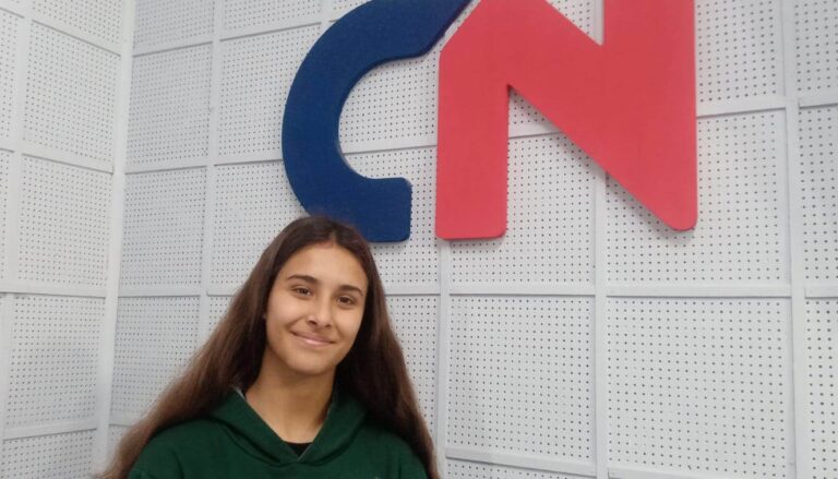 Decisión y convicción de la joven Delfina Zárate arquera en Sarmiento de Junín