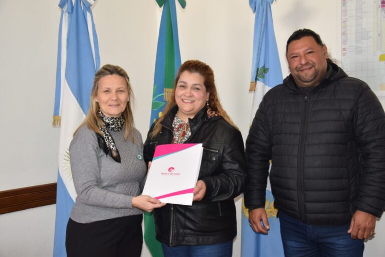 La intendente impulsa un emprendimiento familiar con asistencia crediticita