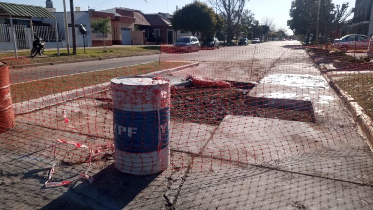 Circular con precaución en puntos de la ciudad donde hacen reparaciones en el pavimento