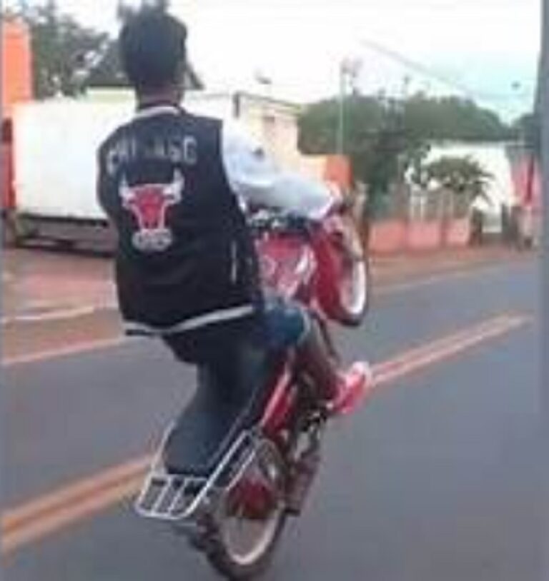 Por lesiones culposas se detiene a un motociclista haciendo ‘willy’