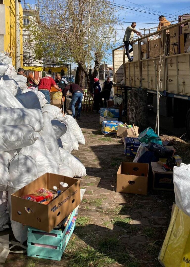 Solidaridad y ayuda aborigen desde Nueve de Julio al norte del país de la mano de Oscar Vadillo