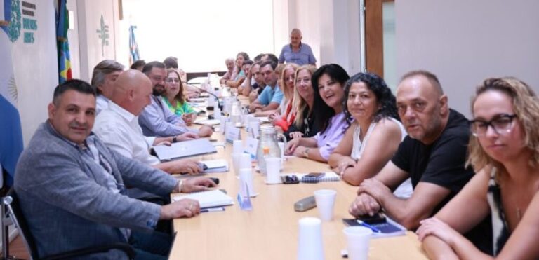 Provincia convocó a estatales y docentes a paritarias
