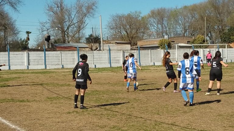 La garra femenina pone en marcha el Trofeo Cadena Nueve