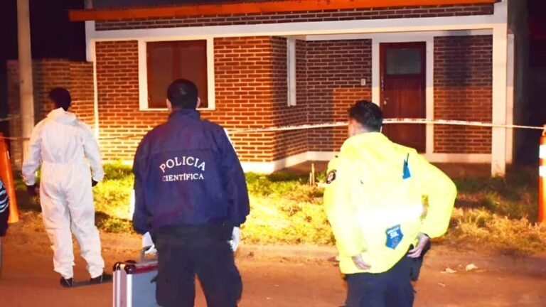 En Bolívar una mujer Policía fue asesinada y quedó imputado su ex-pareja a quien le incendiaron el auto