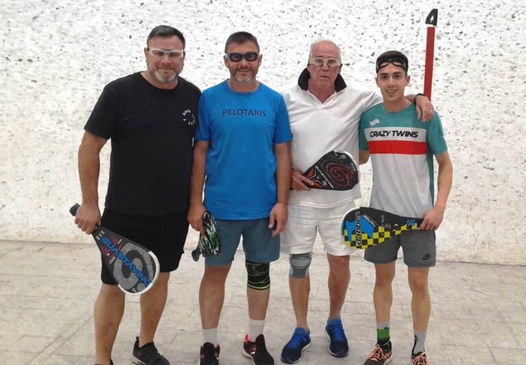 Pelota a paleta: finales del torneo en el Club Atlético