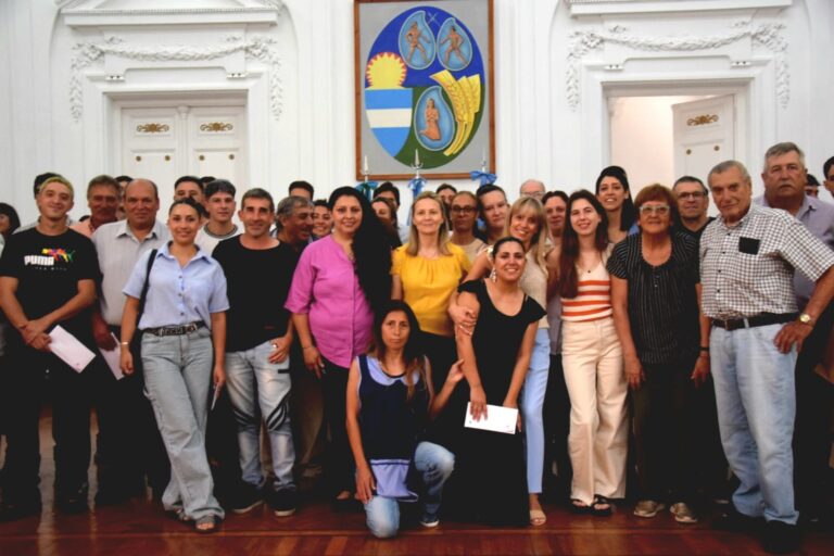 Emotivo reconocimiento a empleados Municipales encabezó la Intendente