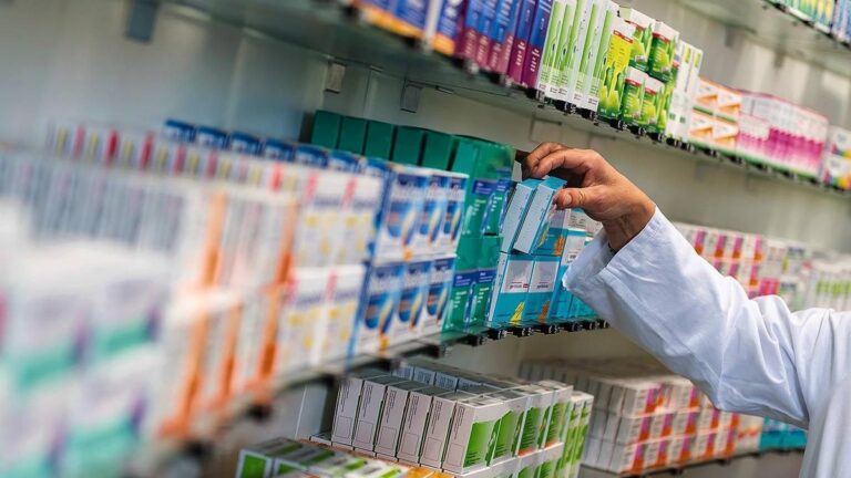 Celebración del Día Nacional del Empleado de Farmacia