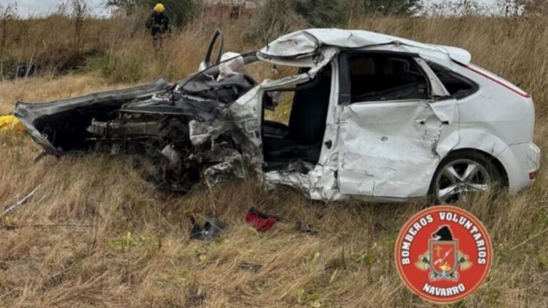 Mató a su mujer y en la huida impactó contra un camión y falleció de inmediato