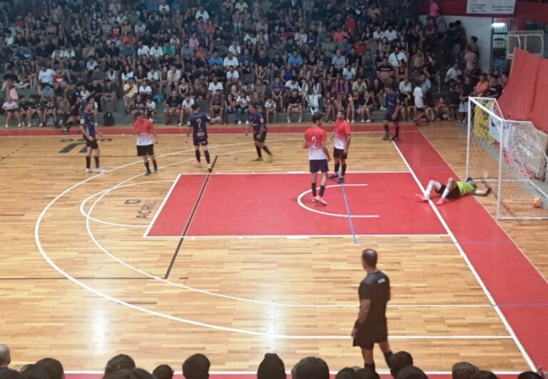 Dos invictos juegan la final aumentando el entusiasmo de la competencia