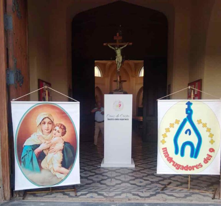 Madrugadores del 9 rezaron en la Catedral con la llegada de un nuevo integrante