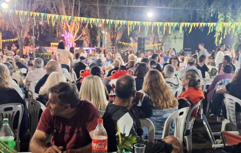 María José Gentile acompañó “La Fiesta de la Milanesa” en Norumbega