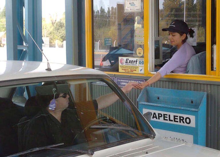 Por un amparo se pide que se saque a los peajes de las rutas por doble imposición